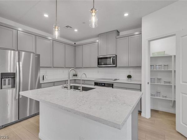 224 Wewatta Avenue , Henderson, NV 89011