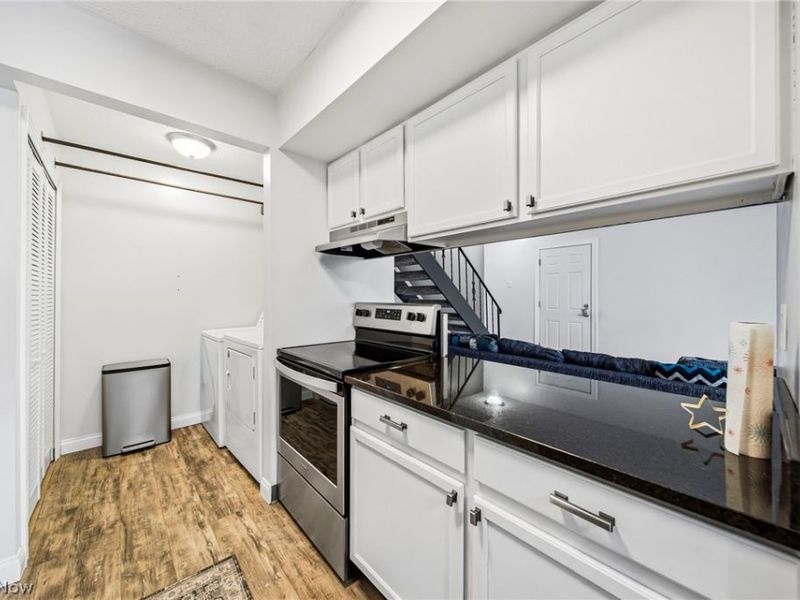 7981 Carriage Circle, Unit B, Mentor, OH 44060 Photo 11