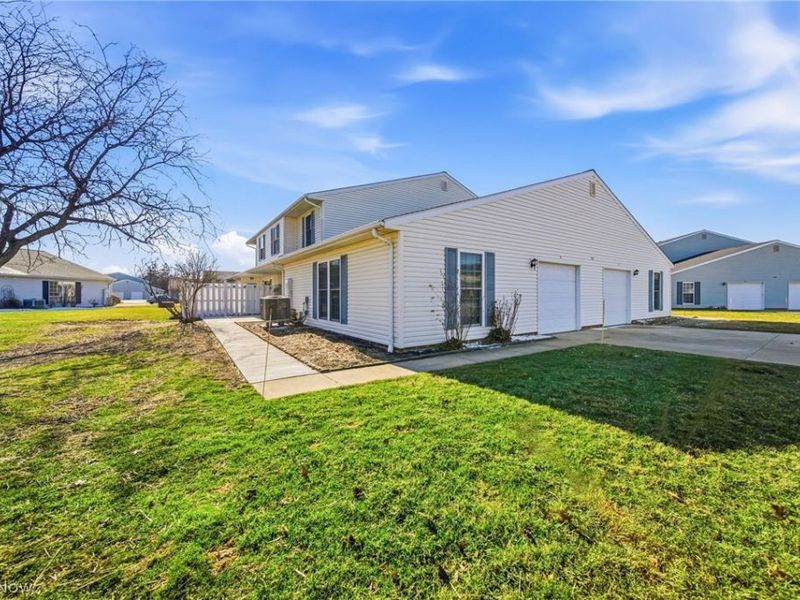 7981 Carriage Circle, Unit B, Mentor, OH 44060 Photo 2