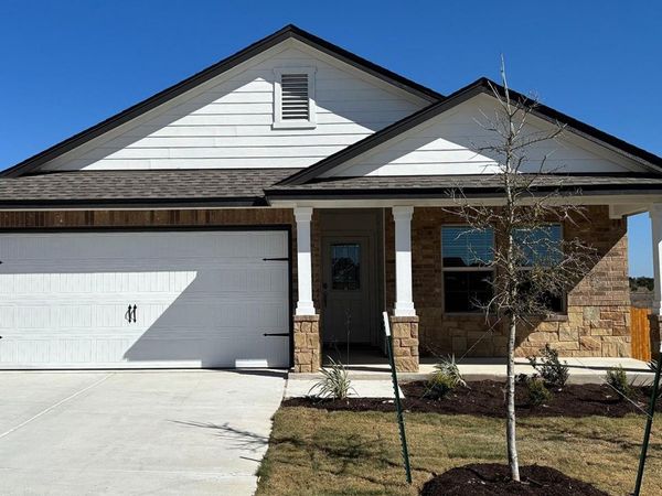 401 Creekfall RD, Burnet, TX 78611