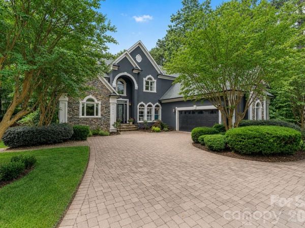 8915 Warwicke Lane, Sherrills Ford, NC 28673