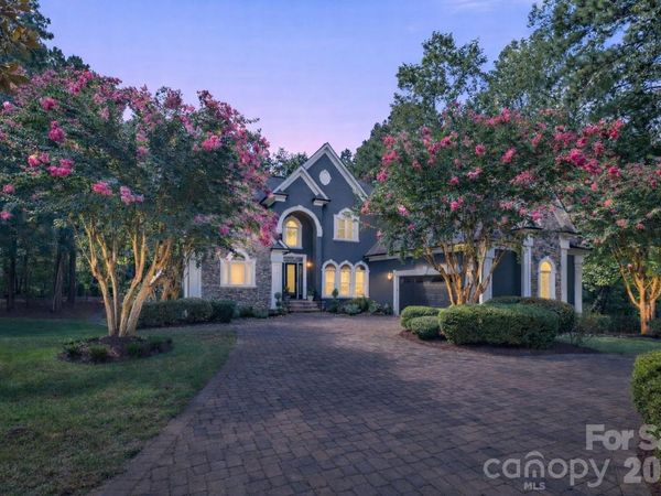 8915 Warwicke Lane, Sherrills Ford, NC 28673