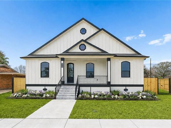 2520 HARING Road, Metairie, LA 70001