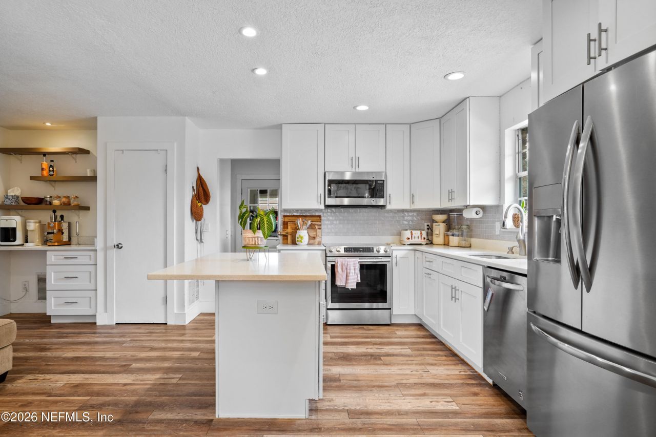 6717 Lenczyk Drive, Jacksonville, FL 32277 Photo