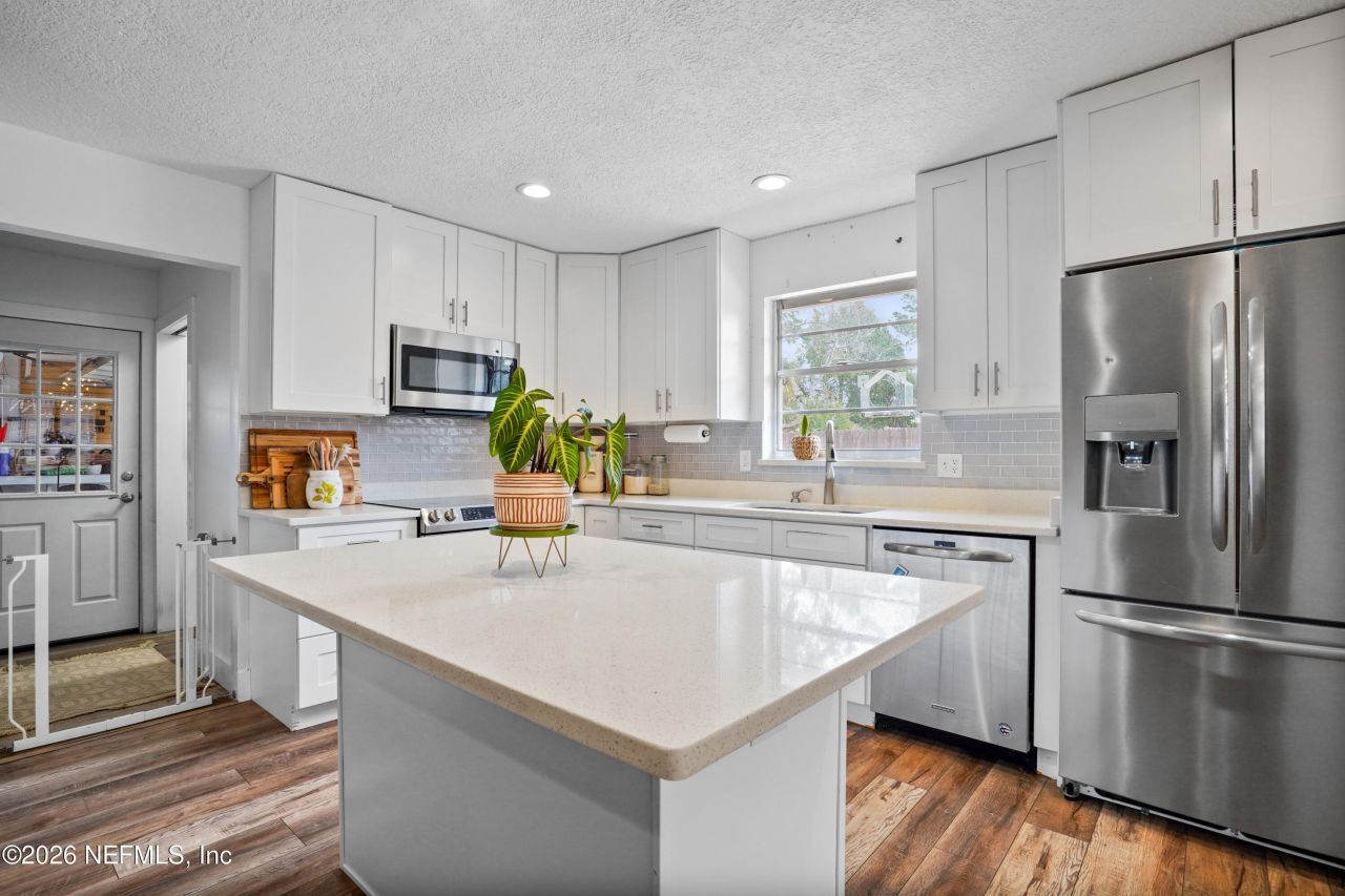 6717 Lenczyk Drive, Jacksonville, FL 32277 Photo