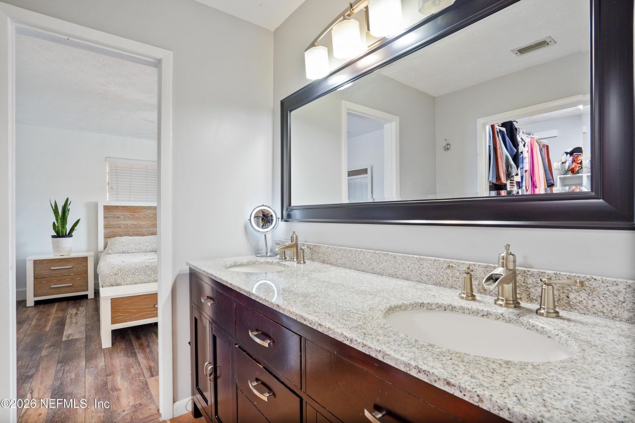 6717 Lenczyk Drive, Jacksonville, FL 32277 Photo