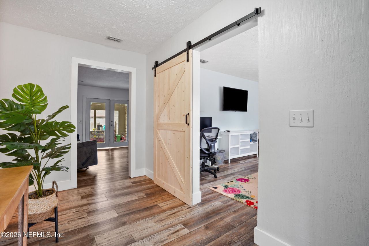 6717 Lenczyk Drive, Jacksonville, FL 32277 Photo