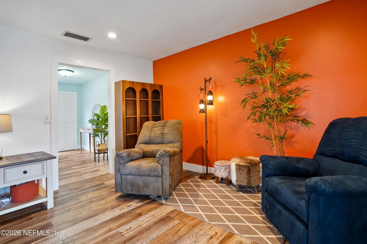 6717 Lenczyk Drive, Jacksonville, FL 32277 Photo