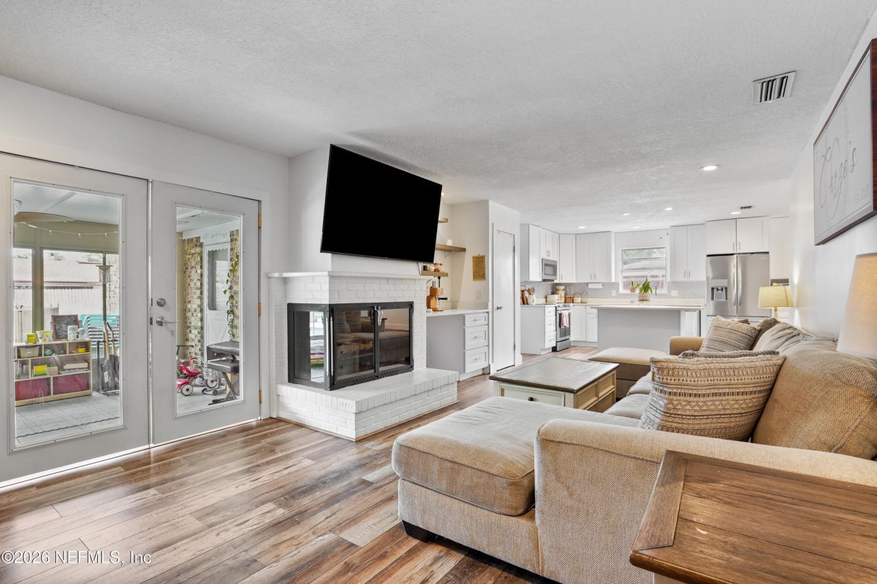 6717 Lenczyk Drive, Jacksonville, FL 32277 Photo