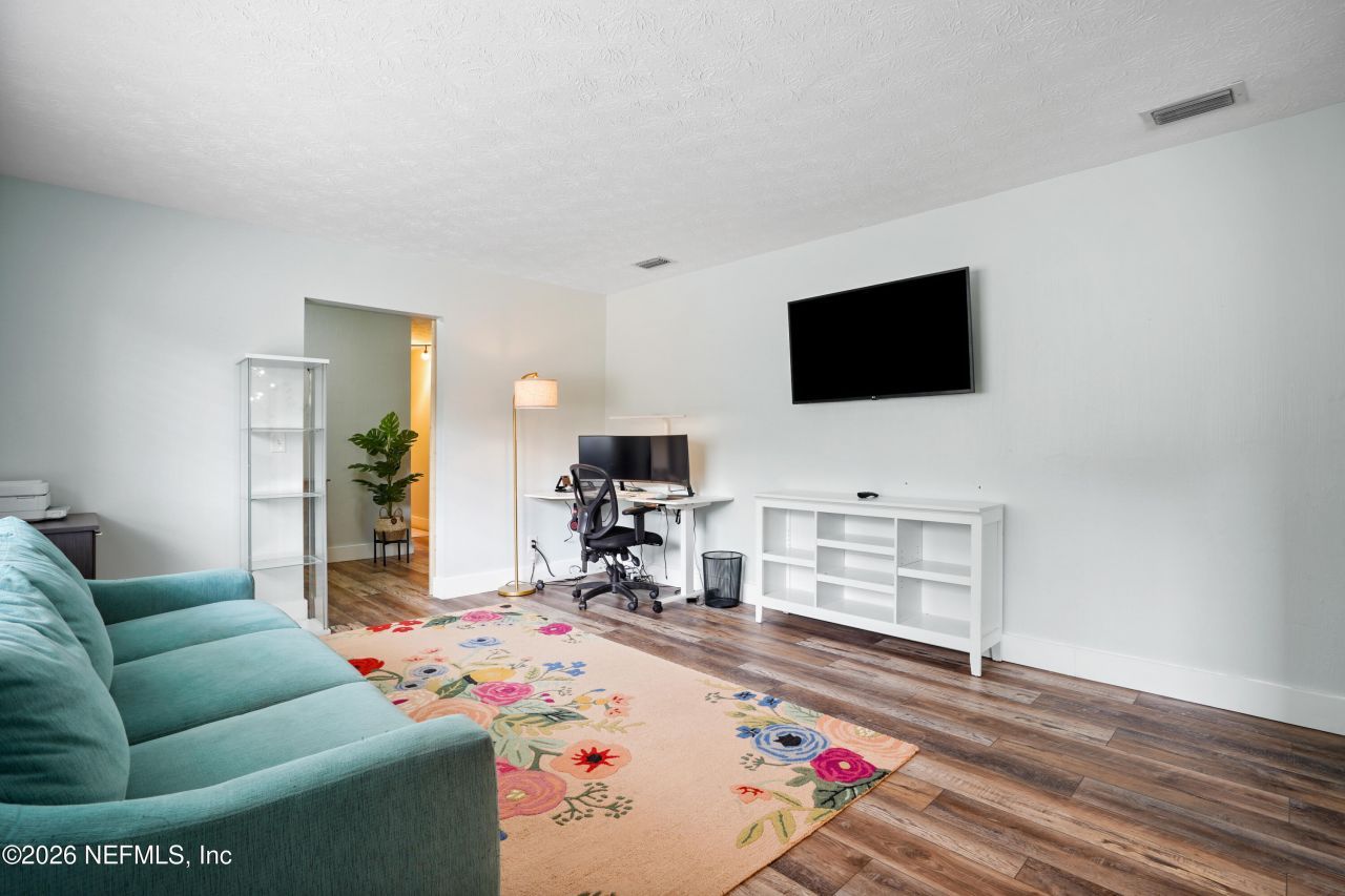 6717 Lenczyk Drive, Jacksonville, FL 32277 Photo