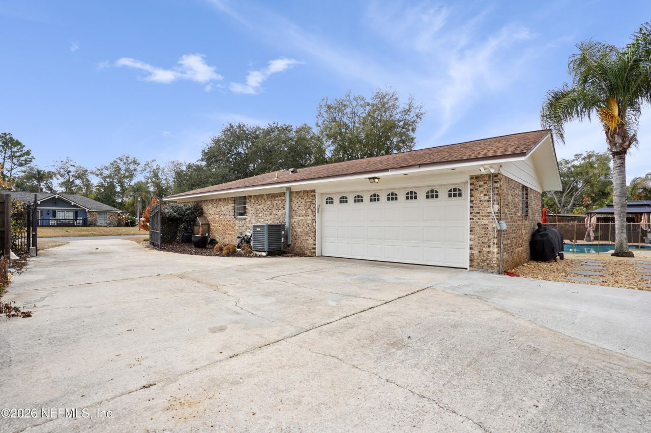 6717 Lenczyk Drive, Jacksonville, FL 32277 Photo