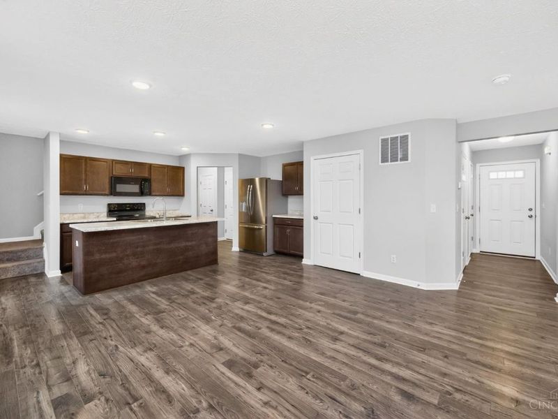 2150 Pine Valley Drive, Hamilton, OH 45013 Photo 10