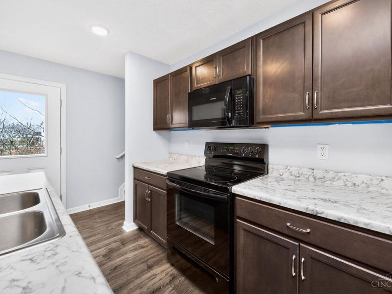 2150 Pine Valley Drive, Hamilton, OH 45013 Photo 13