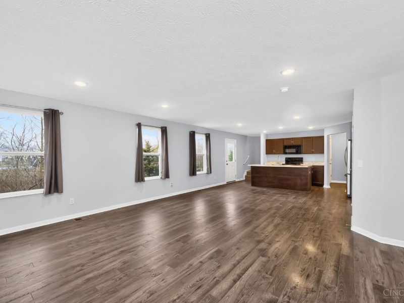 2150 Pine Valley Drive, Hamilton, OH 45013 Photo 8