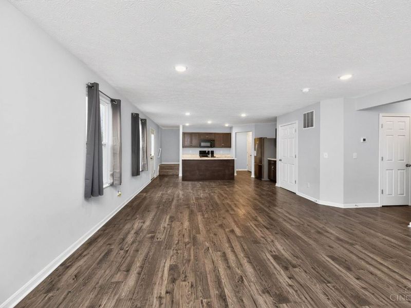 2150 Pine Valley Drive, Hamilton, OH 45013 Photo 9