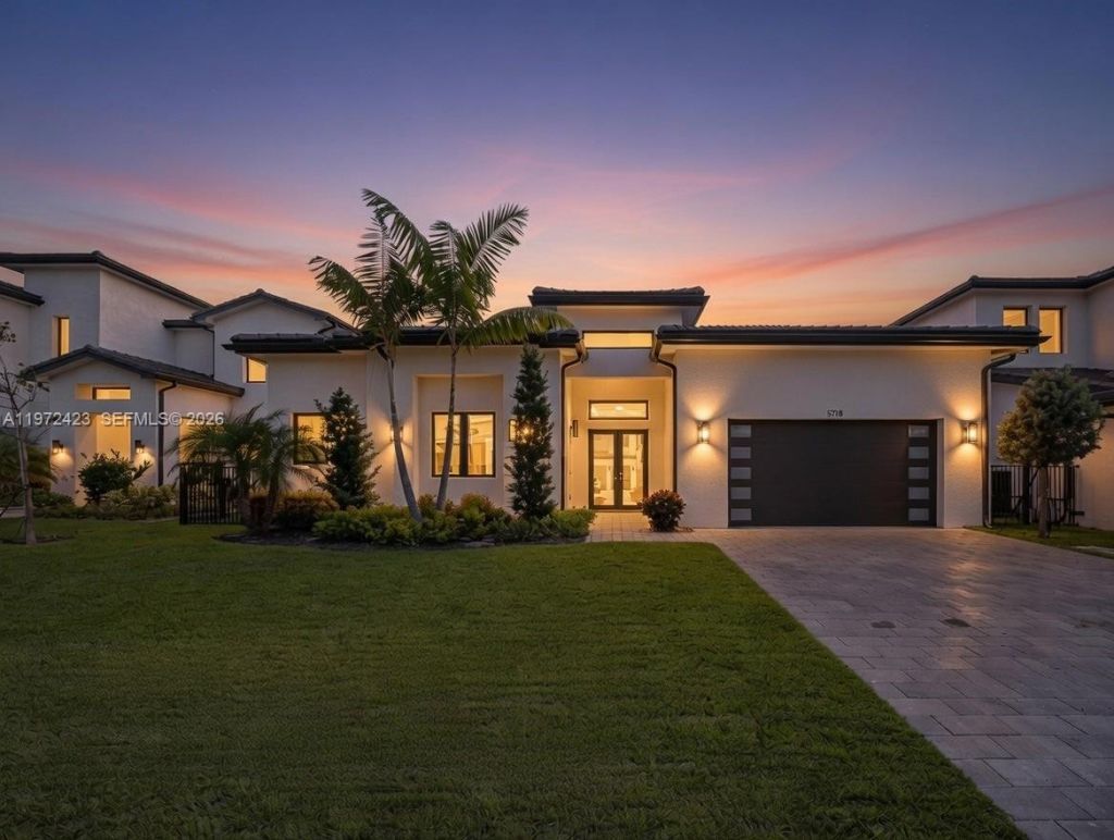 5718 Ashwood Cir W , Unit 5718, Hollywood, FL 33312 Photo