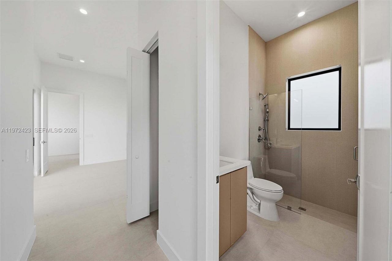 5718 Ashwood Cir W , Unit 5718, Hollywood, FL 33312 Photo