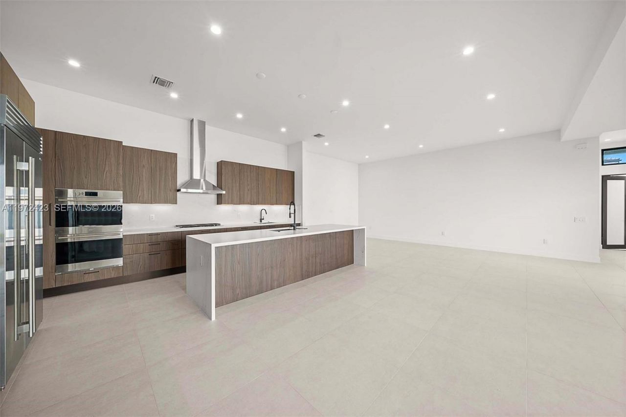 5718 Ashwood Cir W , Unit 5718, Hollywood, FL 33312 Photo