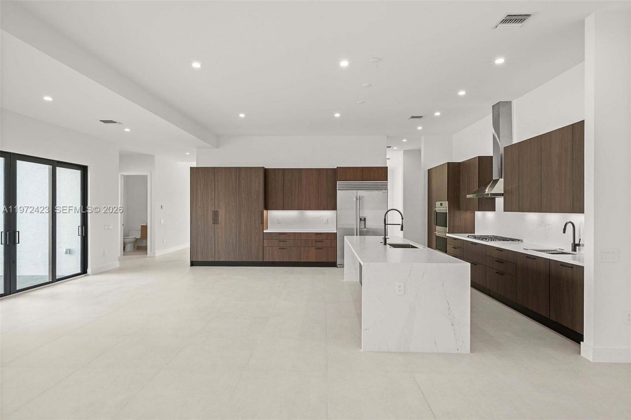 5718 Ashwood Cir W , Unit 5718, Hollywood, FL 33312 Photo