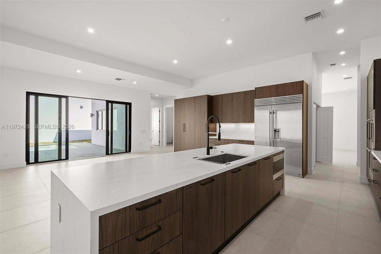 5718 Ashwood Cir W , Unit 5718, Hollywood, FL 33312 Photo