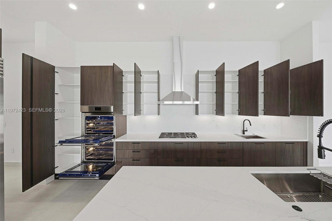 5718 Ashwood Cir W , Unit 5718, Hollywood, FL 33312 Photo