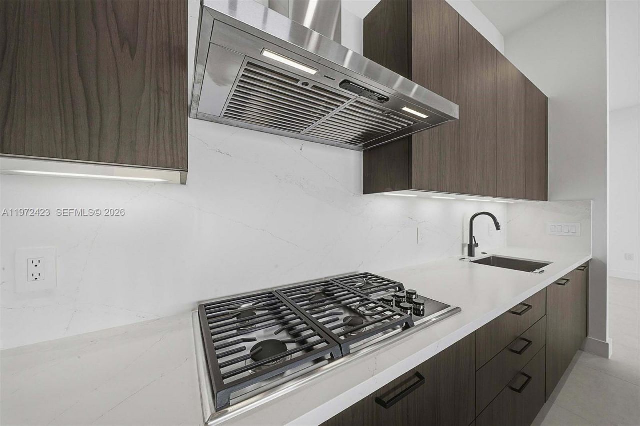 5718 Ashwood Cir W , Unit 5718, Hollywood, FL 33312 Photo