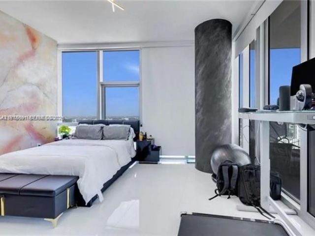 851 NE 1st Ave , Unit 3000, Miami, FL 33132 Photo