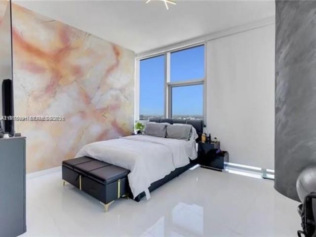 851 NE 1st Ave , Unit 3000, Miami, FL 33132 Photo