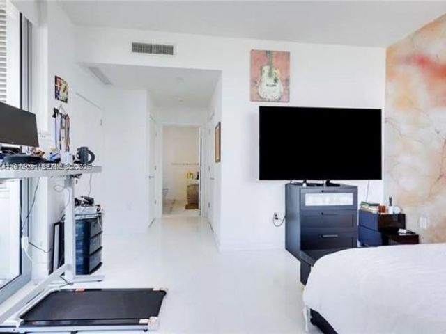 851 NE 1st Ave , Unit 3000, Miami, FL 33132 Photo