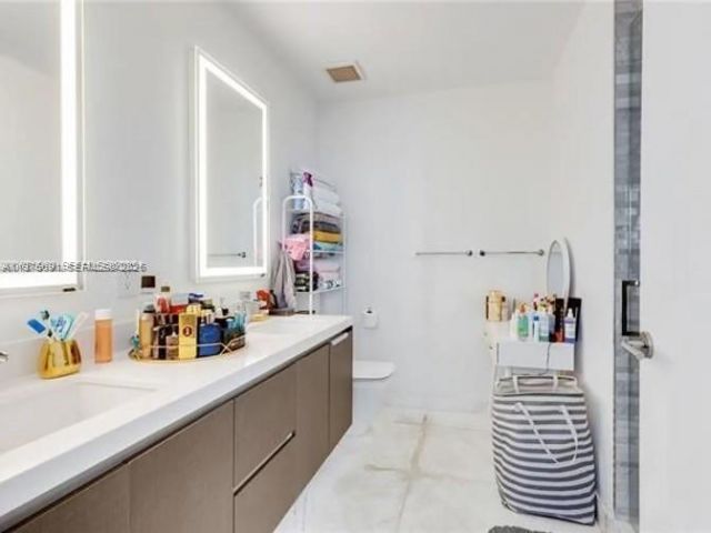 851 NE 1st Ave , Unit 3000, Miami, FL 33132 Photo