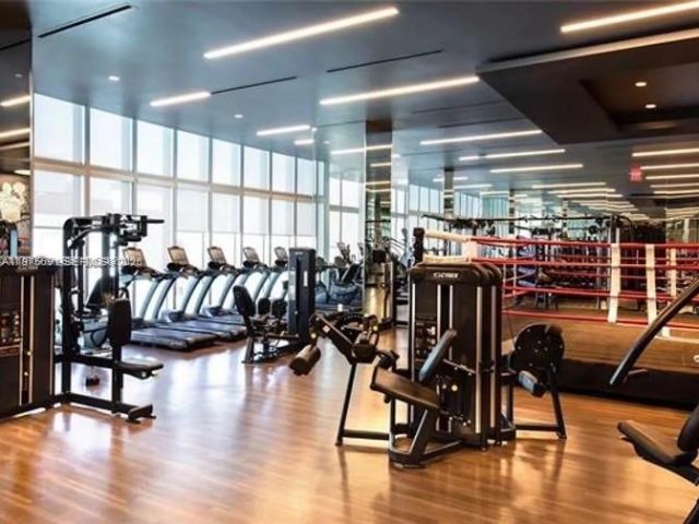 851 NE 1st Ave , Unit 3000, Miami, FL 33132 Photo