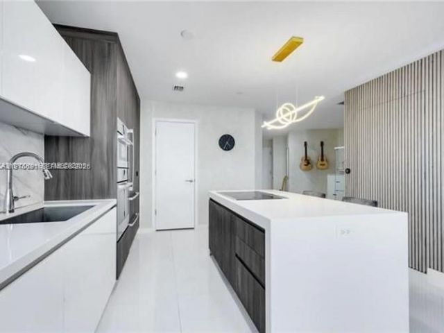 851 NE 1st Ave , Unit 3000, Miami, FL 33132 Photo