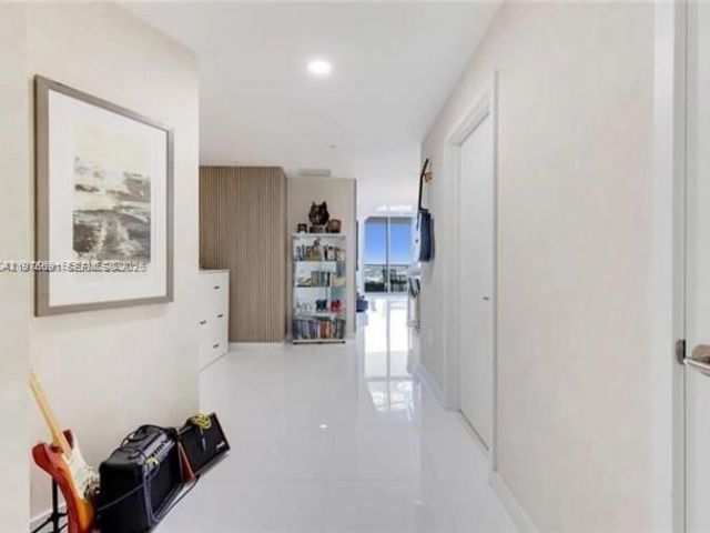 851 NE 1st Ave , Unit 3000, Miami, FL 33132 Photo