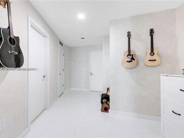 851 NE 1st Ave , Unit 3000, Miami, FL 33132 Photo