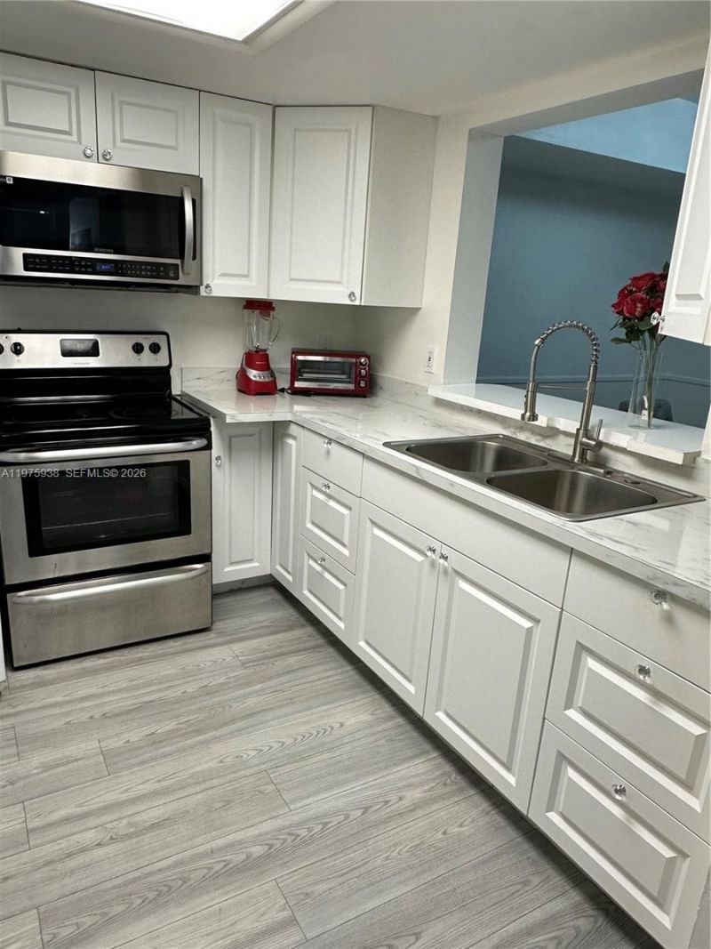 2055 SW 122nd Ave, Unit 425, Miami, FL 33175 Photo