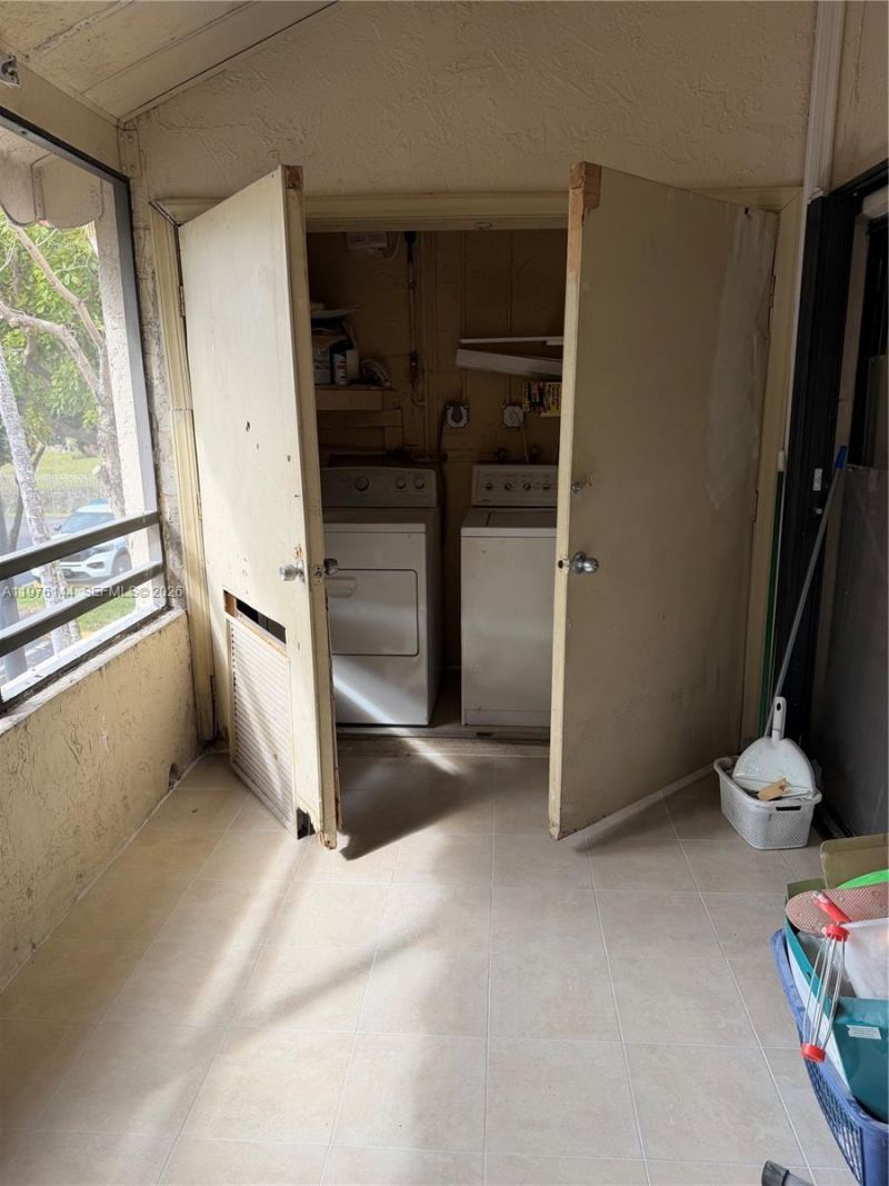 20170 NE 3rd Ct , Unit 6, Miami, FL 33179 Photo