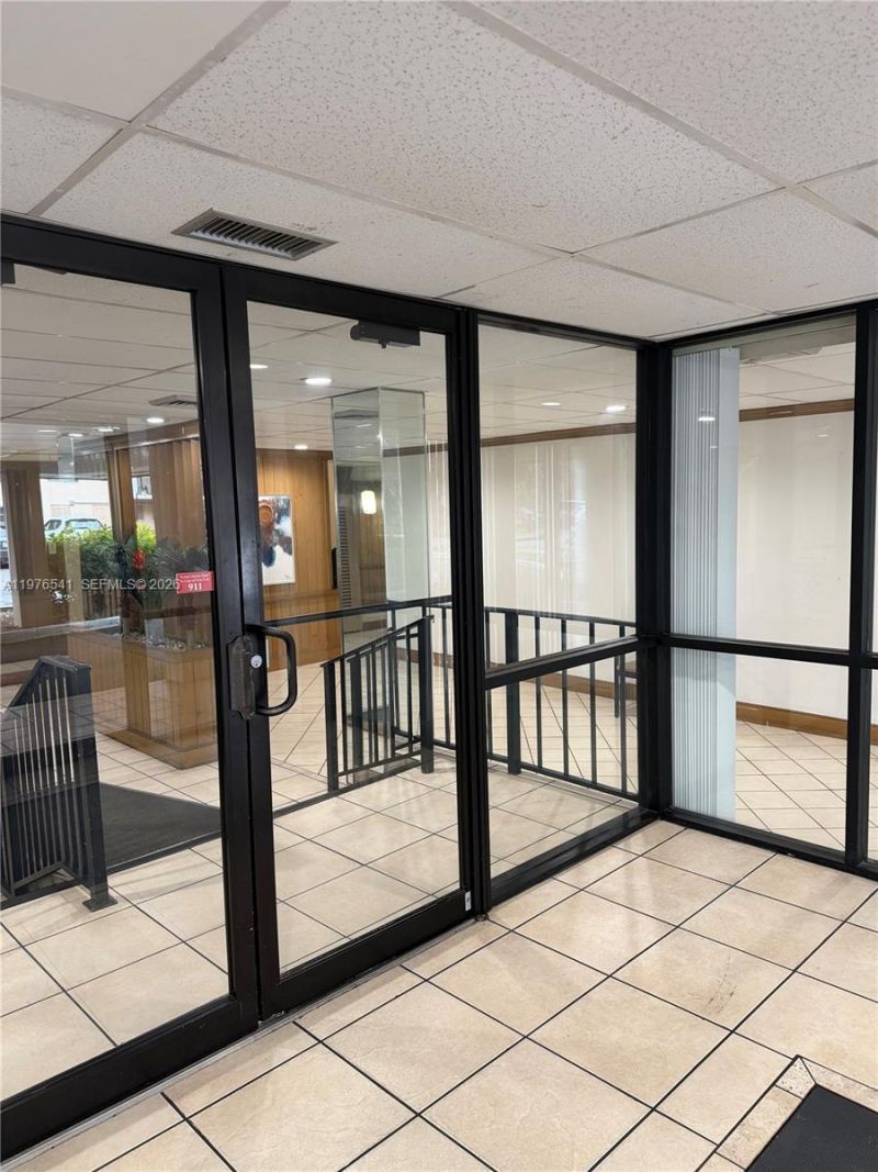 4166 Inverrary Dr, Unit 410, Lauderhill, FL 33319 Photo