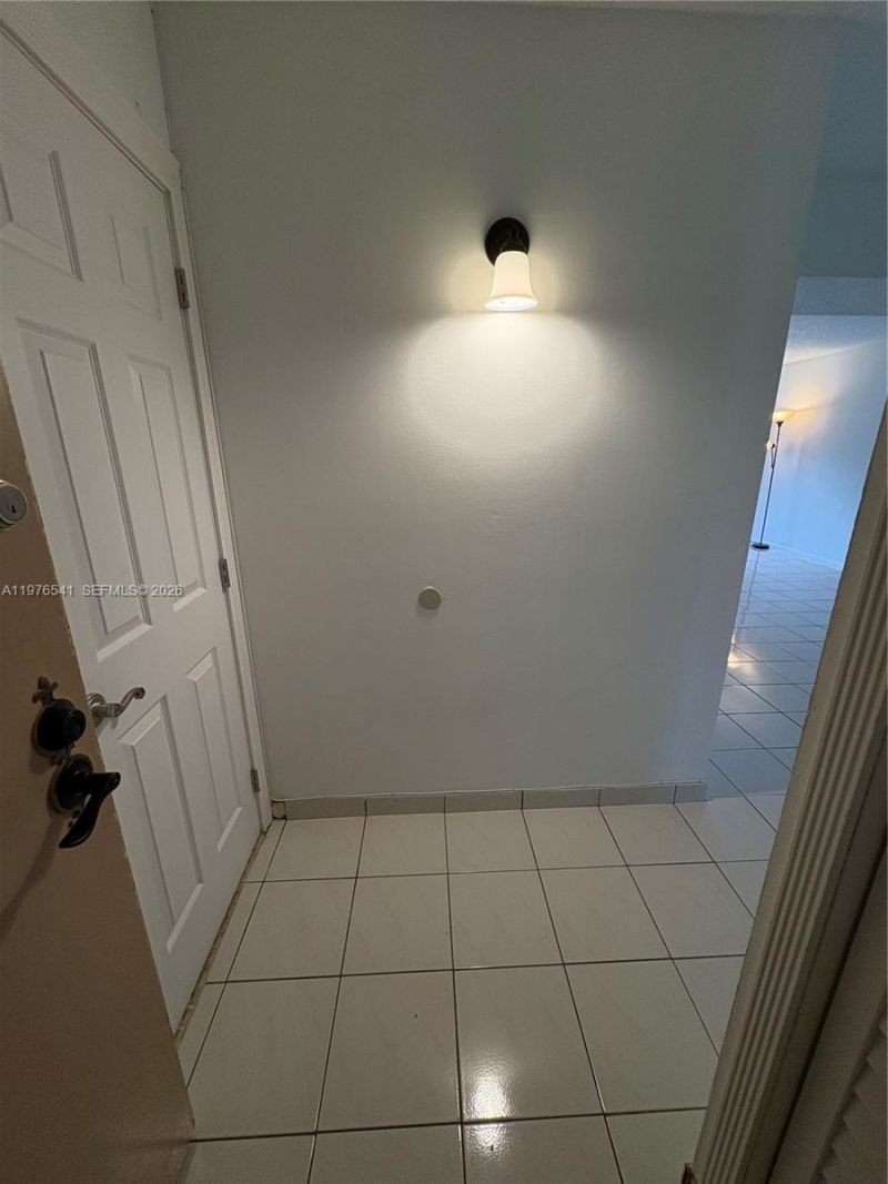 4166 Inverrary Dr, Unit 410, Lauderhill, FL 33319 Photo