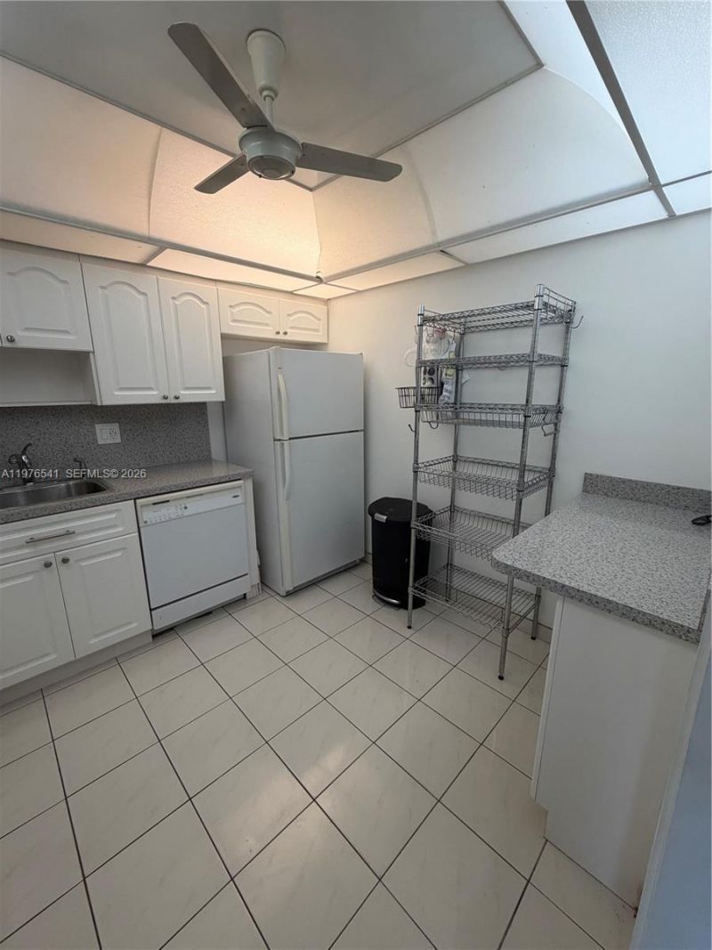 4166 Inverrary Dr, Unit 410, Lauderhill, FL 33319 Photo