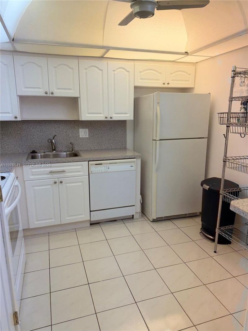 4166 Inverrary Dr, Unit 410, Lauderhill, FL 33319 Photo