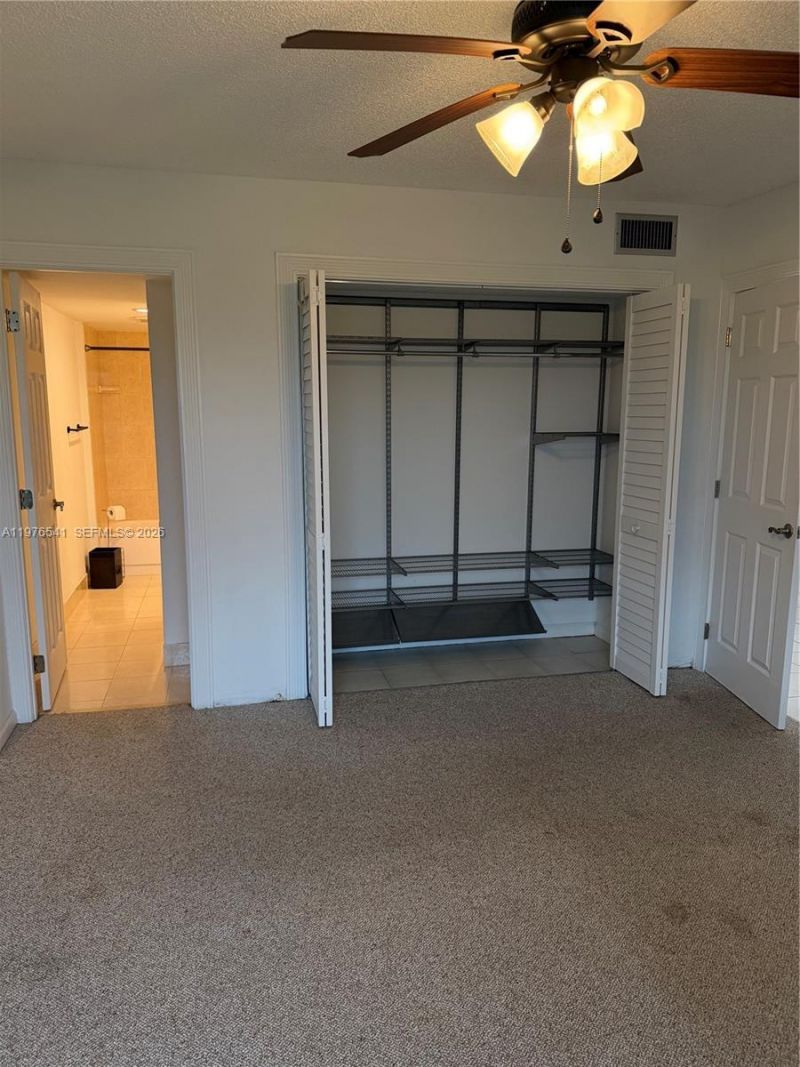 4166 Inverrary Dr, Unit 410, Lauderhill, FL 33319 Photo