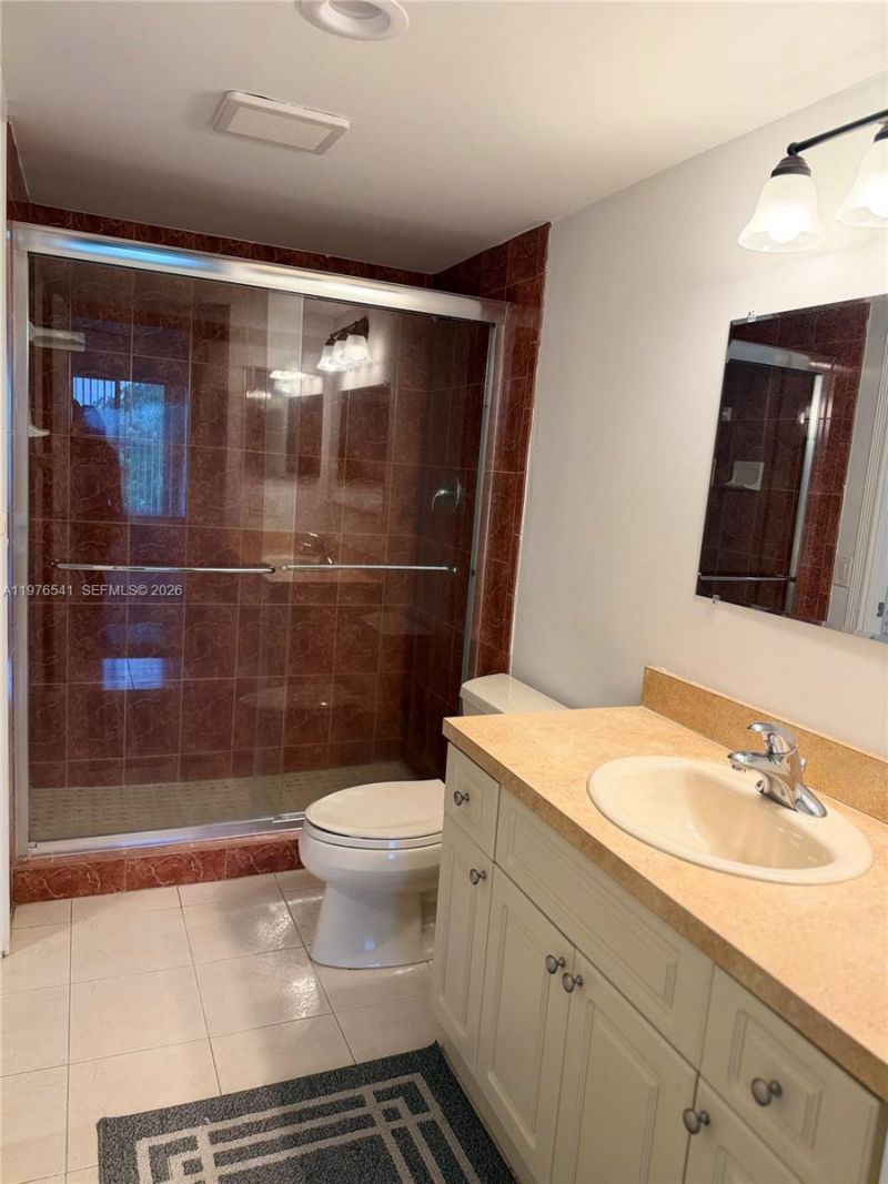 4166 Inverrary Dr, Unit 410, Lauderhill, FL 33319 Photo