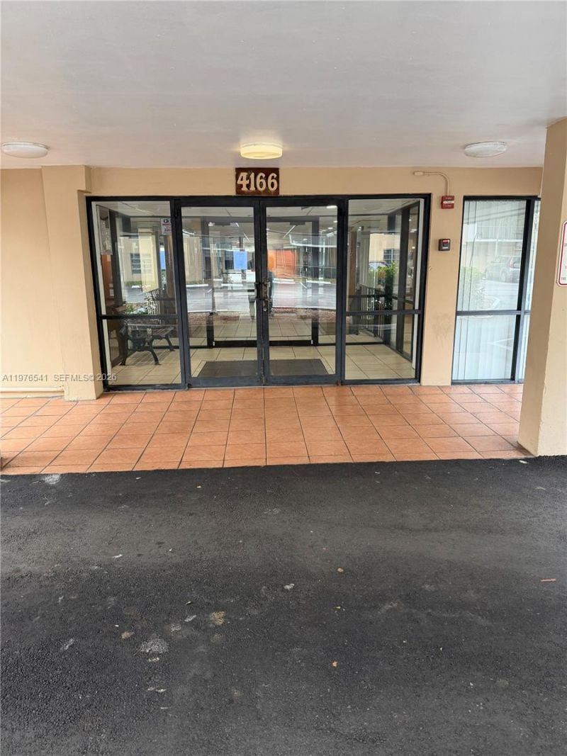 4166 Inverrary Dr, Unit 410, Lauderhill, FL 33319 Photo