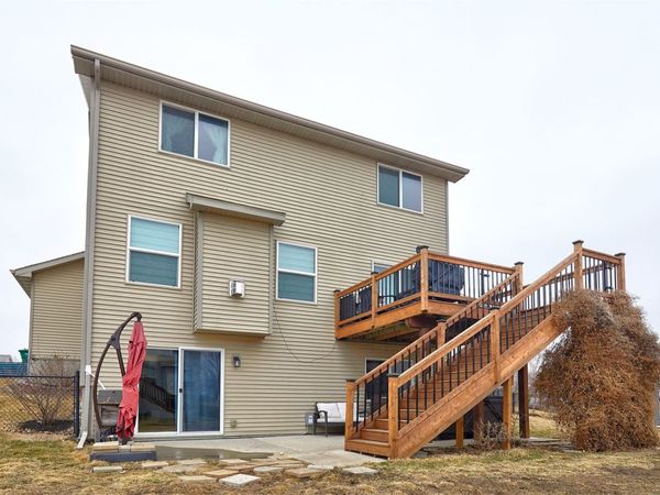 1011 Rolling Hills Court, Norwalk, IA 50211