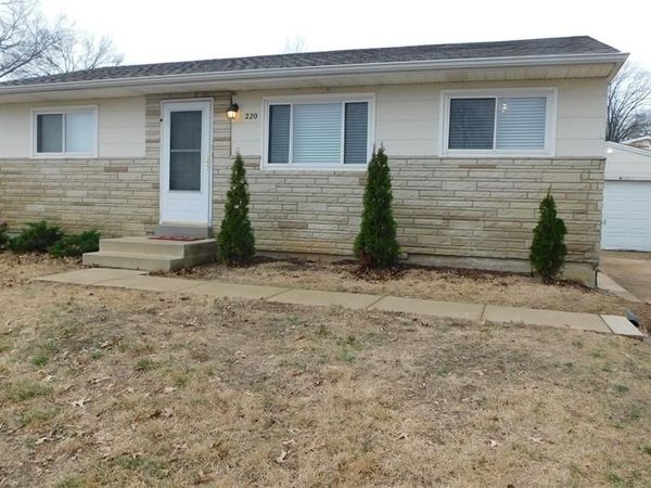 220 Arras Drive, Oakville, MO 63129