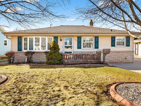 49 FAIRWAY COURT, Appleton, WI 54915