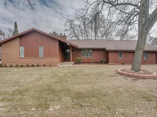 1025 GREENDALE COURT, Menasha, WI 54952