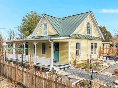 29674 OLD VALLEY PIKE , STRASBURG, VA 22657