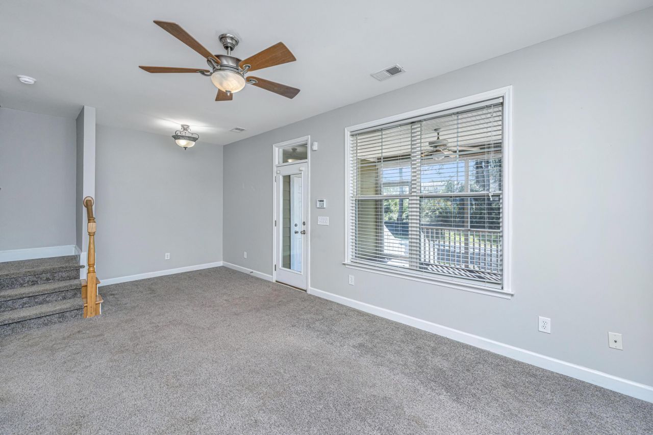 3004 Treadwell Street Photo 12