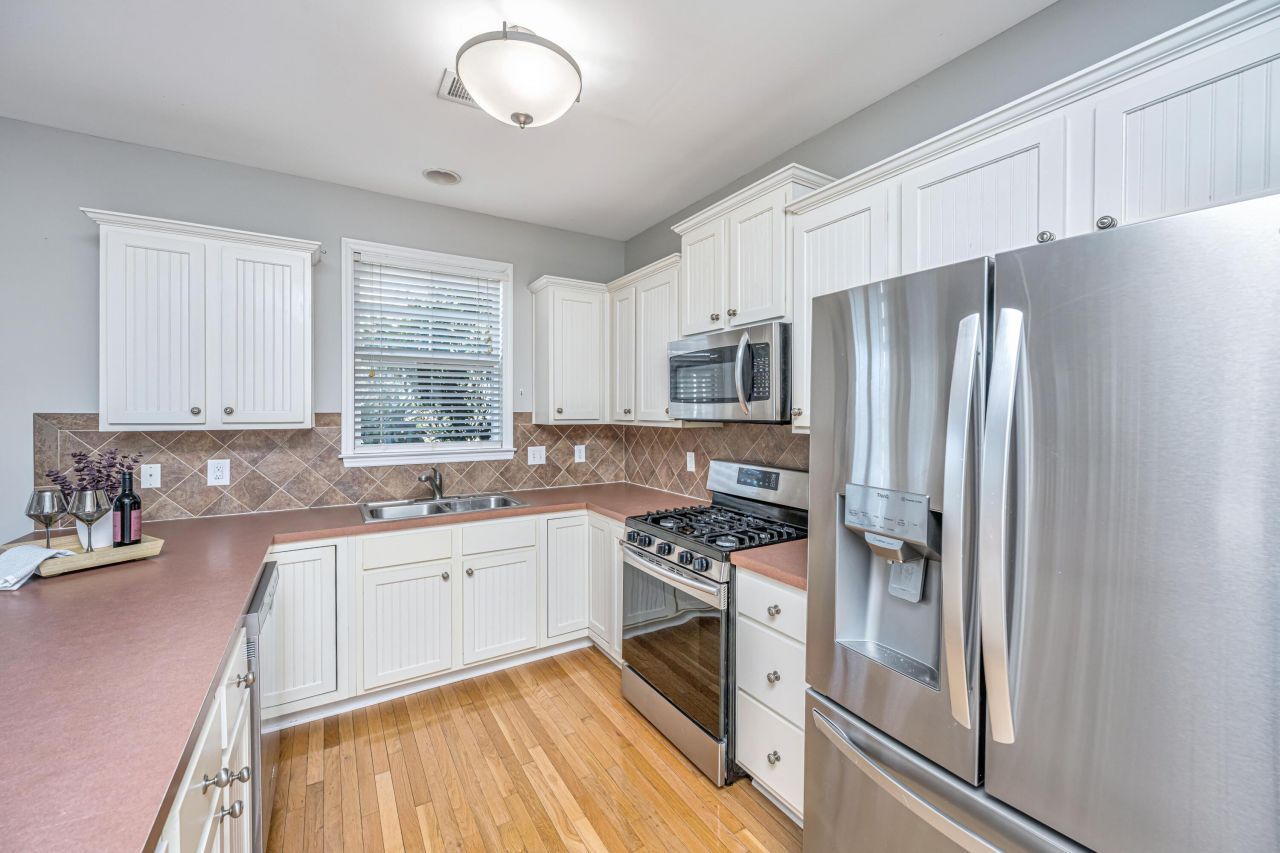 3004 Treadwell Street Photo 16